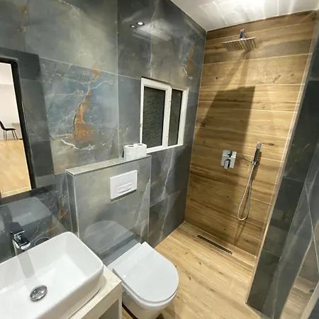 Mara 4 Apartman *